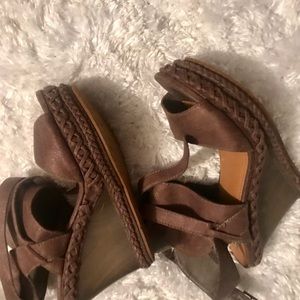 Wedge sandals